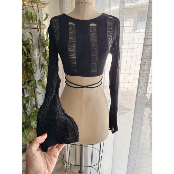 Black Cropped Sweater Open Back Long Flared Sleeves Wrap Around Ties Size Large - Picture 5 of 11